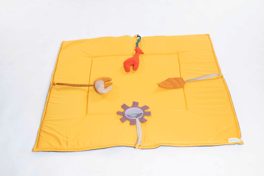 Tapis d'éveil jaune